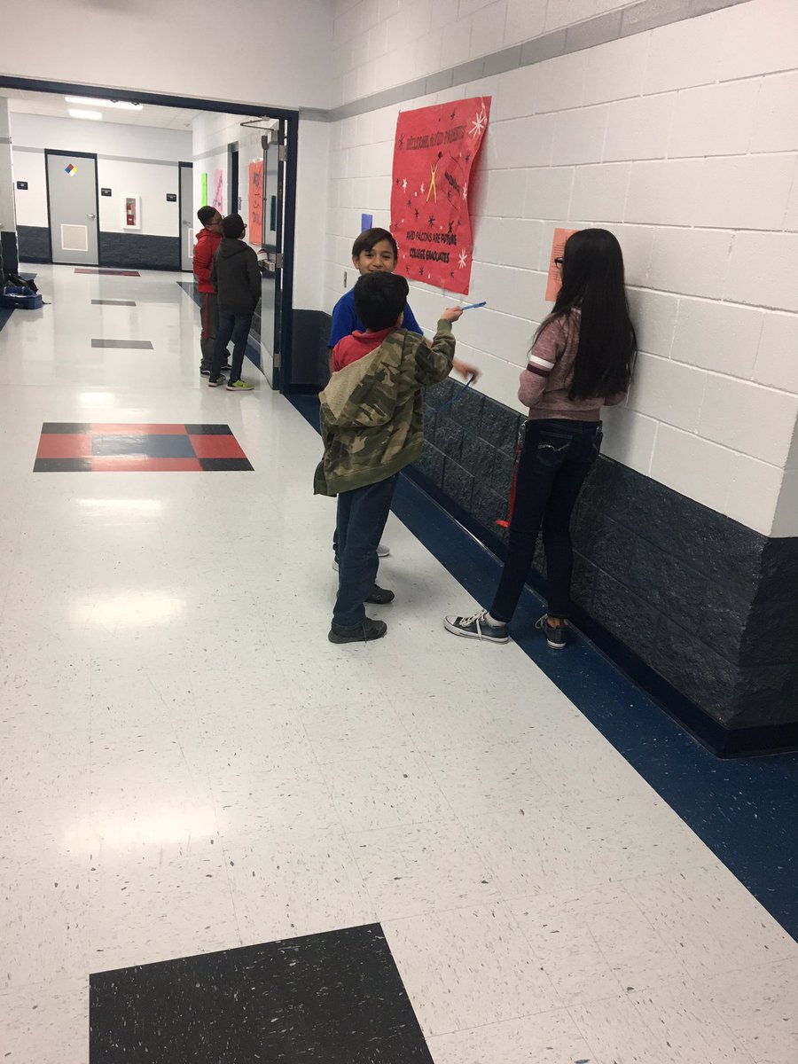 PenaPaulette12's tweet photo. Main idea mystery hunt in the hallway. #falconslearning #collaboration #mystery #WICOR https://t.co/alQW3bKfXF