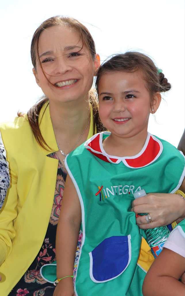 Que los niños jueguen, se diviertan, estudien. 
Que crezcan felices y plenos.
Por eso digamos  #NoAlTrabajoInfantil
#LosNiñosPrimero
#DerechosDeLosNiñosyLasNiñas
#ElChileQueQueremos