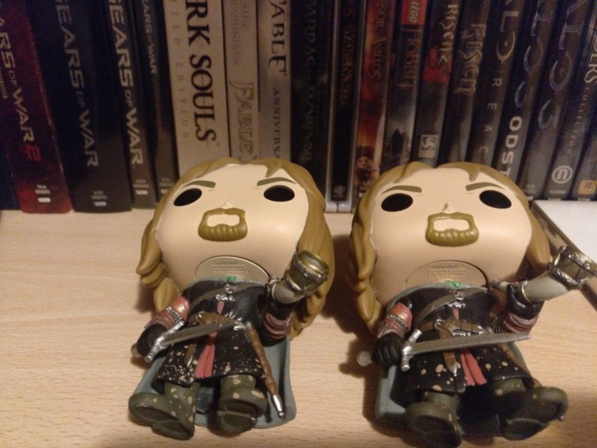 PacoPepeJr21's tweet photo. Hace unos dias compre el funko de Boromir en amazon todo ilusionado, cuando me llego muy feliz pero a medida que lo iba mirando notaba algo raro en el asi que lo compre de nuevo esta vez en una pagina oficial @Funkanatic. Mi intuición no ha fallado #erafalso #elcuelloybarrofatal https://t.co/x59EdGjCWU