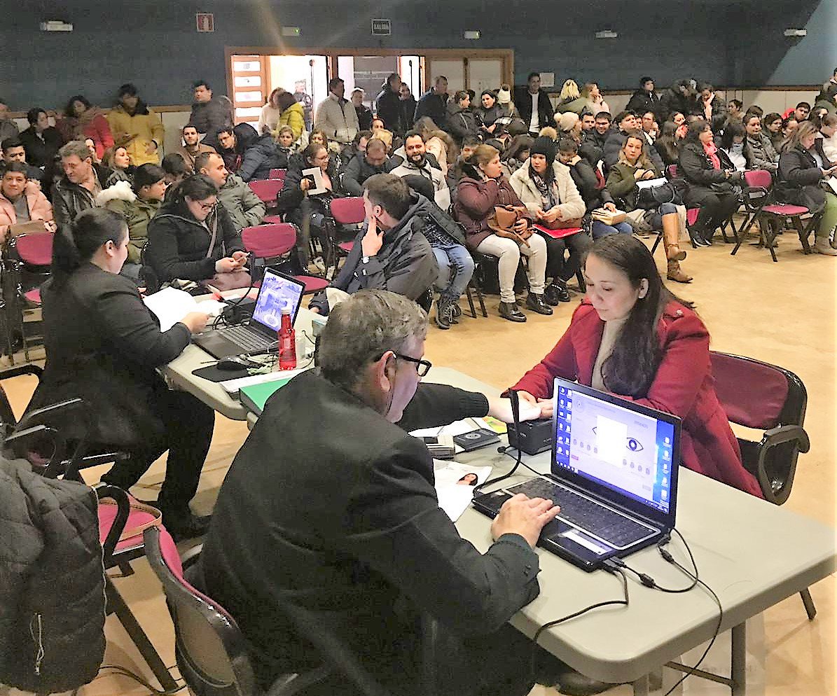El Consulado General en Barcelona, España, realizó una jornada consular en la ciudad de Barakaldo, País Vasco, ocasión en la que atendió a más de 350 connacionales con la entrega de documentos y toma de datos biométricos 

#DiplomaciaParaLaGente
bit.ly/2DGkdpM