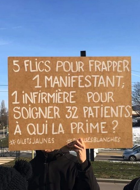 DanyL34499216's tweet image. En tant qu'infirmier, j'ai trouvé cette pancarte géniale #giletsjaunes