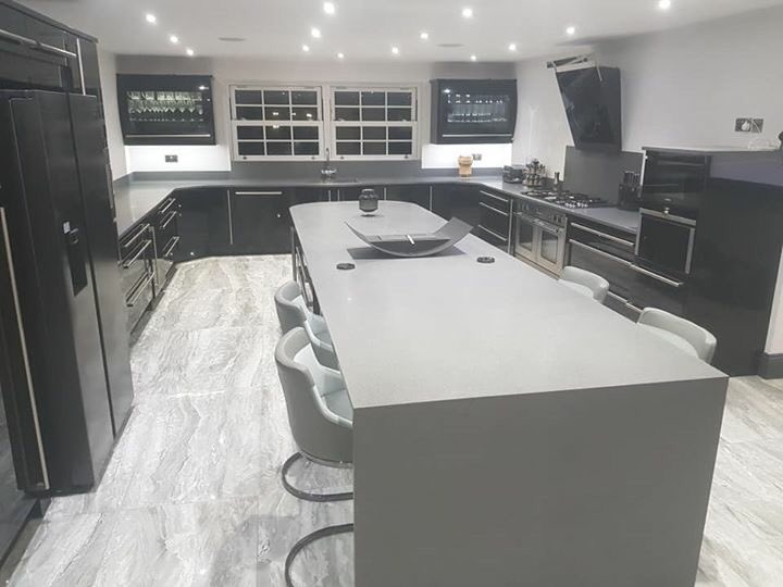 HawdonSurfaces's tweet image. Third time back to this beautiful house 😍🔥
Kitchen ✅
Utility ✅
Hallway ✅

Contact Scott for a free quote:
⭐Info@Hawdonworksurfaces.com 
⭐07848869222
⭐HawdonWorkSurfaces.com

#HawdonWorkSurfaces #LoyalCustomers #Bespoke #Luxury #Seamless #Corian #SolidSurface #Kitchens