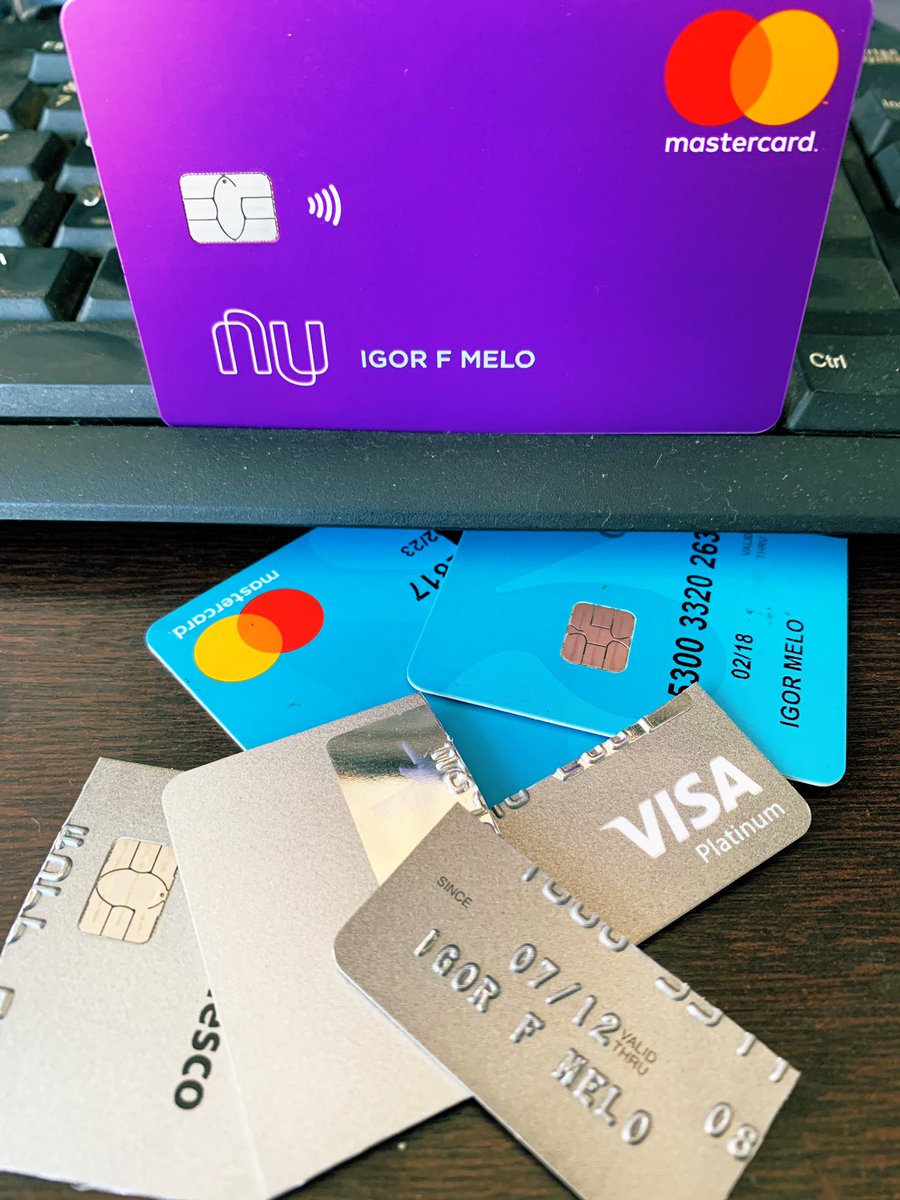IGoiano's tweet photo. Segundo cartão que cancelo pra ficar só com o @nubank 😊👍
Agora aumenta meu limite @nubank 
🙏🏻😂🤞🏻 https://t.co/9OQolqVxuE