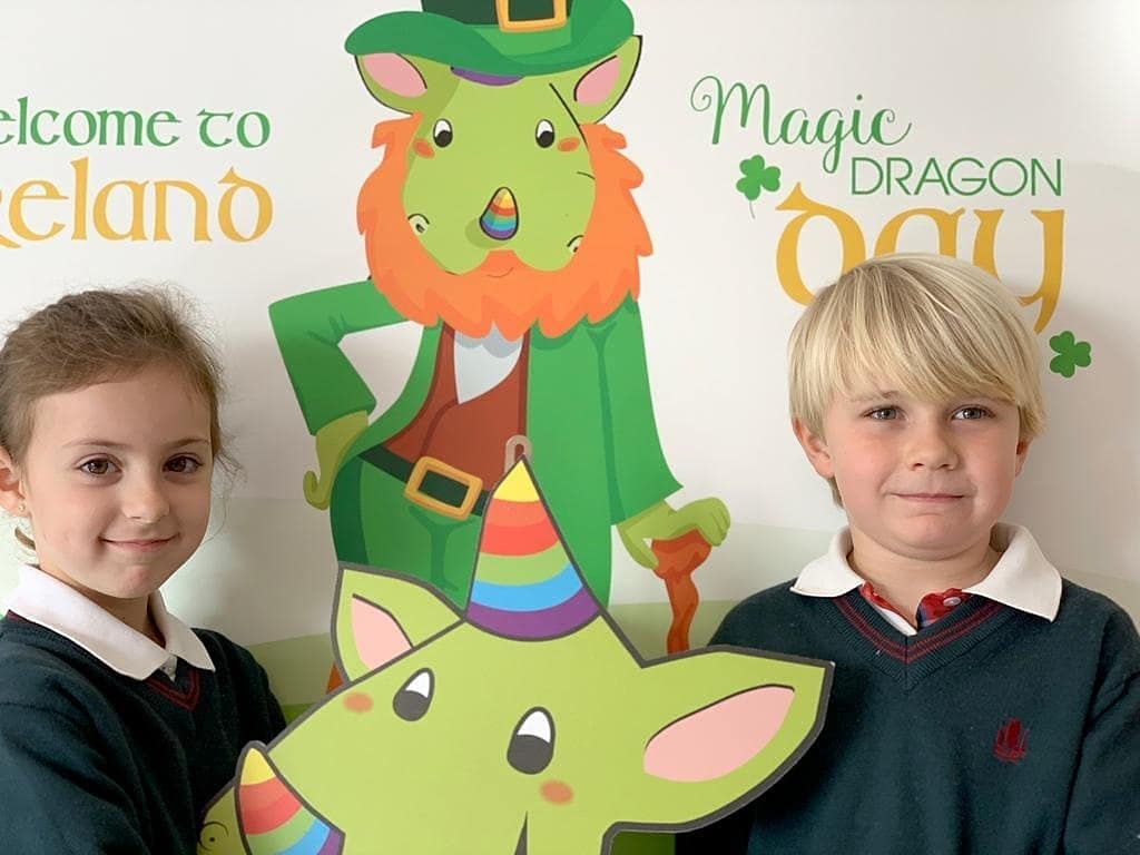 TorrenovaCS's tweet image. Comienza la gran aventura!!
3,2,1......
Magic Dragon is going to visit our school.
#MagicDragon #Ireland #EnglishProject #Colegiobilingüe #🇨🇮✈