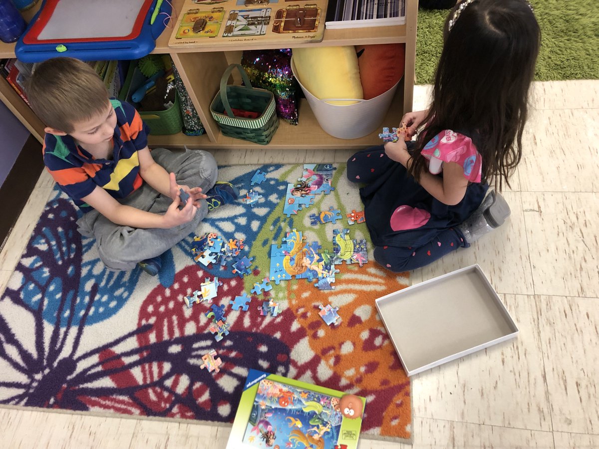 growlearnplay's tweet photo. Today is National Puzzle Day, and our friends at The Academy of Heritage Commons are having a great time working on their fine motor skills with all kinds of fun puzzles! https://t.co/TkH3q0sDHS