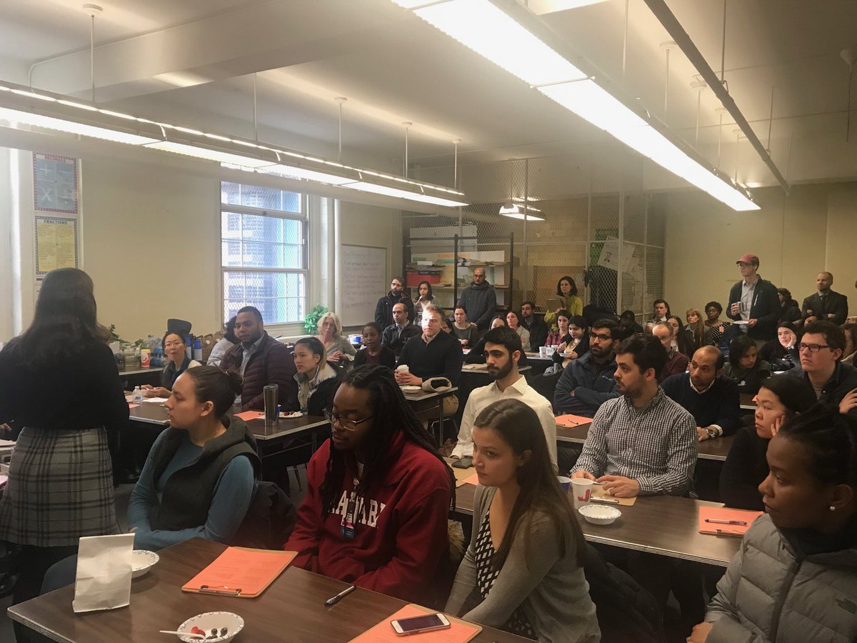MGHCCHI1's tweet image. Full house this morning at the ⁦@TeamTimilty⁩ at our annual science fair partnership. 45 #MGHers came by to judge the students’ projects. #mghyouthprograms #thankyou