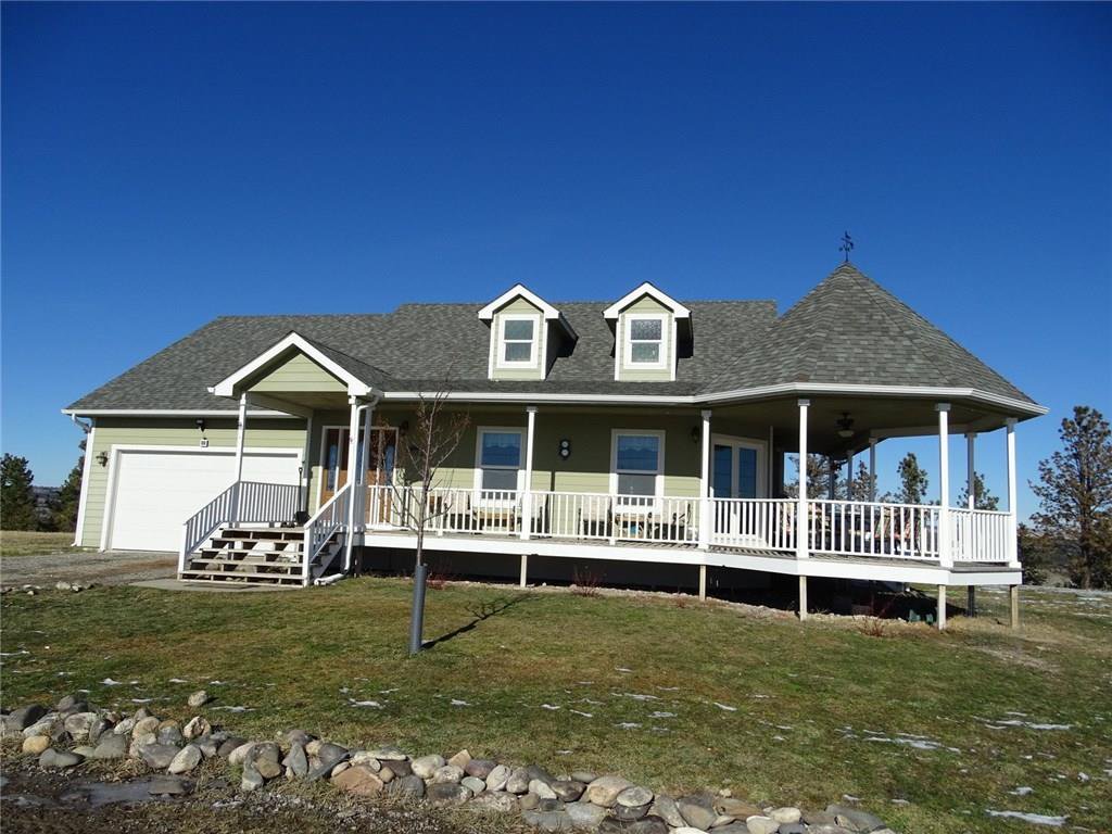 Need a home that can fit your whole family AND your horses? You've found it! 

Check out this stunning 5 bedroom, 3 bathroom #home sitting on 20 gorgeous acres of land in #ColumbusMT »» qoo.ly/v3kin