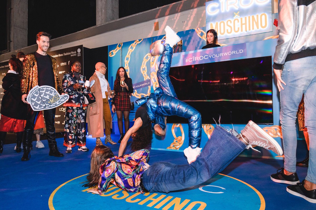 WorldClassSpain's tweet image. Una vez más, @cirocvodka estuvo presente en @mbfwmadrid. La marca de vodka premium presentó su nueva edición limitada en colaboración con @moschino en el exclusivo espacio donde se pudo disfrutar de la moda, música y los mejores cócteles de #CIROCxMoschino. #CIROCYourWorld