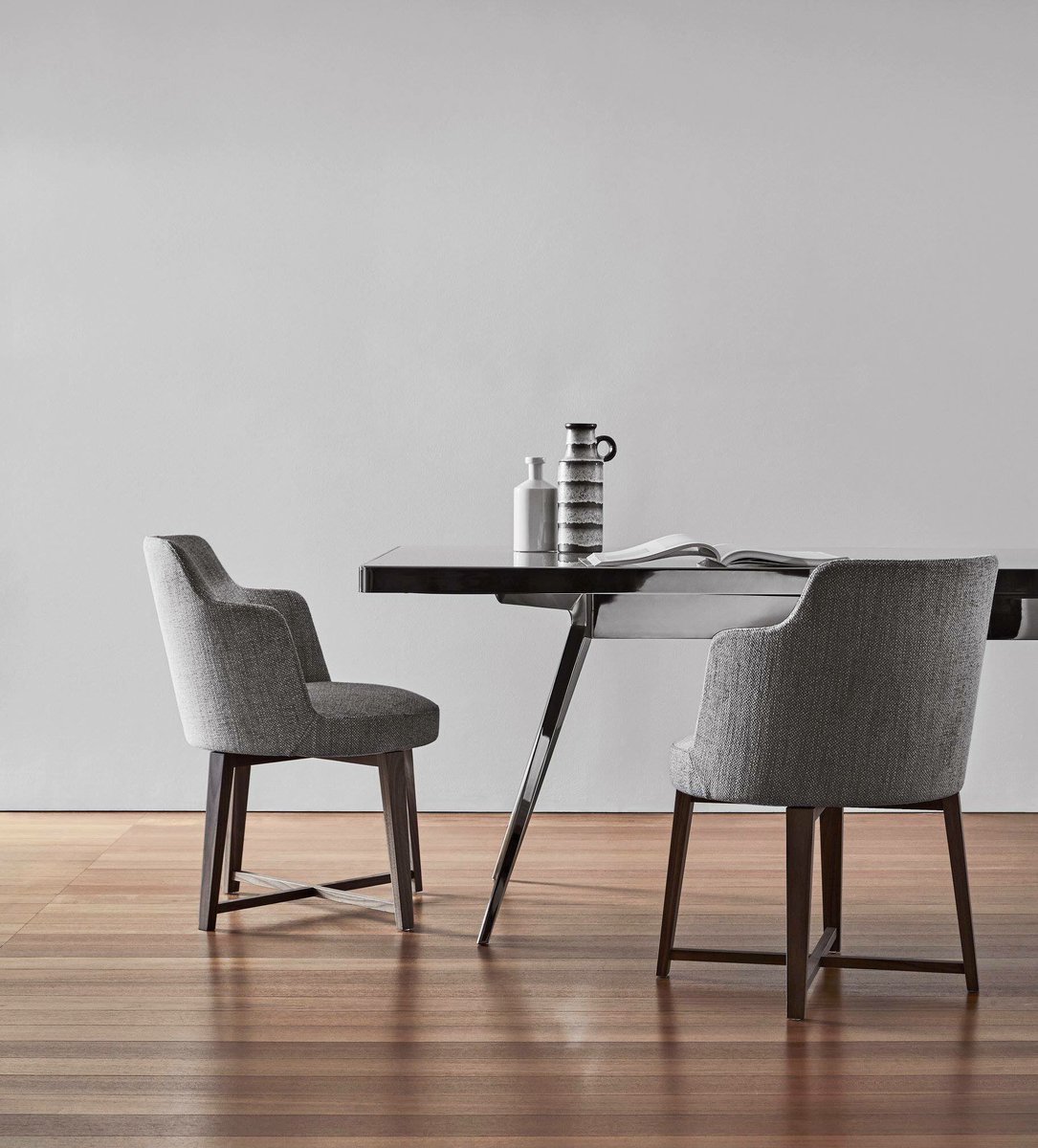 Flexform_ITA's tweet photo. 2018 Collection
Focus on HERA dining #chairs, Antonio Citterio design.
More https://t.co/nKpGyiBudz
#Flexform2018 https://t.co/7x7Jp4Zfip