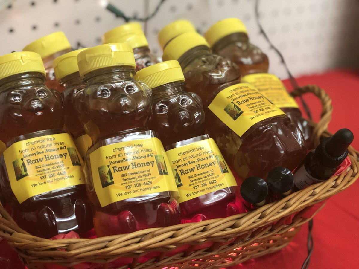 caesarcreek's tweet photo. Thanks Shula Woodworth for talking bees with us 🐝
Click here to read about our visit with The Honeybee Nanny: https://t.co/CLdCPQObN9
Which vendor do you want us to interview next? https://t.co/LBgEKJKlcO