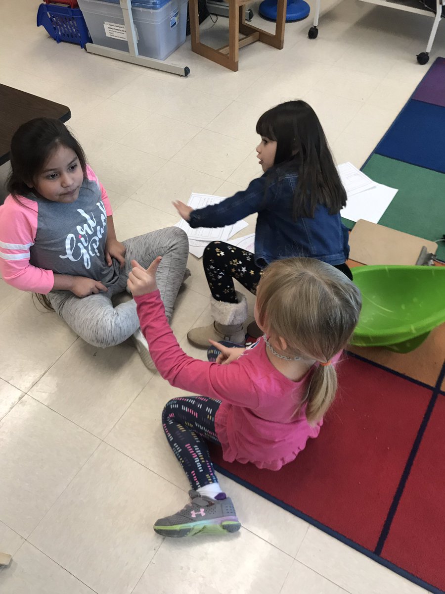 brejcha1stgrade's tweet photo. Today we picked 3 facts about our school to add to our graphic organizers. Then we met with a partner to share. These amazing writers even started revising and editing on their own!!! #tobiasproud #tobias1st @IvicicMelissa https://t.co/gU2IMNWcQq