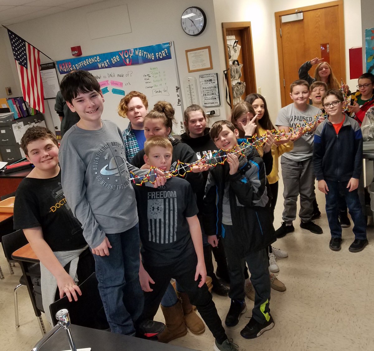 MexicoMiddle's tweet photo. Mrs. Archer's grade 7 Life science students create a 12 foot DNA model as they learn about DNA structure and function! https://t.co/9jUCi4kuf1