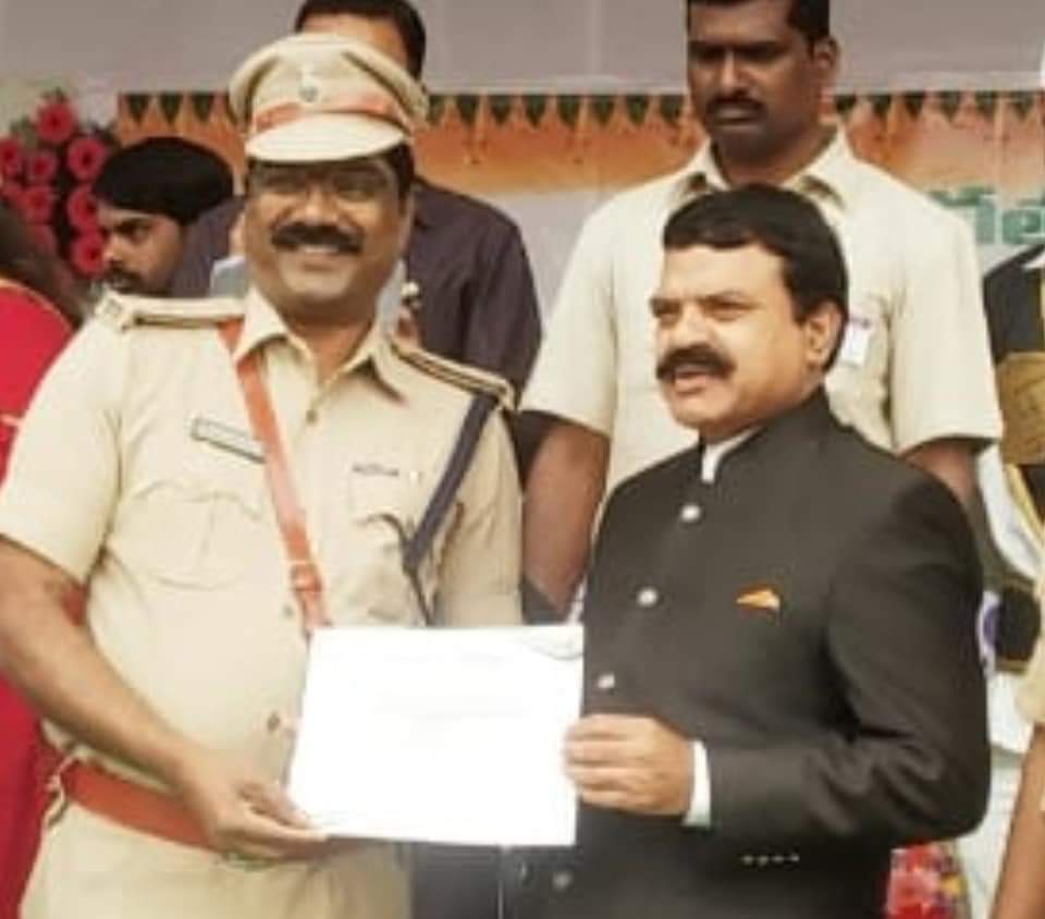 DTOMedchal's tweet photo. Received Commendation certificate for meritorious Services from Dr. M.V.Reddy IAS District Collector Medchal-Malkajigir District on the Occassion of 70th Republic day Celebrations https://t.co/CreyBPvPTr