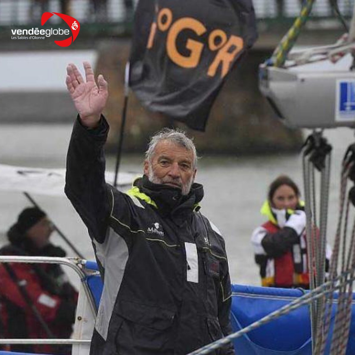 VendeeGlobe's tweet photo. Bravo à @SkypperVDH, 73 ans, qui a aujourd'hui franchi la ligne d'arrivée de la #GoldenGlobeRace à @VilleDesSables en vainqueur après 212 jours autour du monde ! Plus d'infos : https://t.co/uXPgHMNBh9 https://t.co/BsPspHQqJt