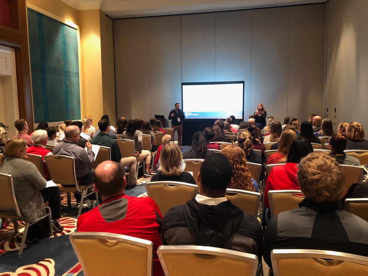 ipahw's tweet photo. Dr. Jeff Milroy presenting at Apple Training Institute in Orlando FL. Great work with student-athletes! https://t.co/SryFy8Ah3C