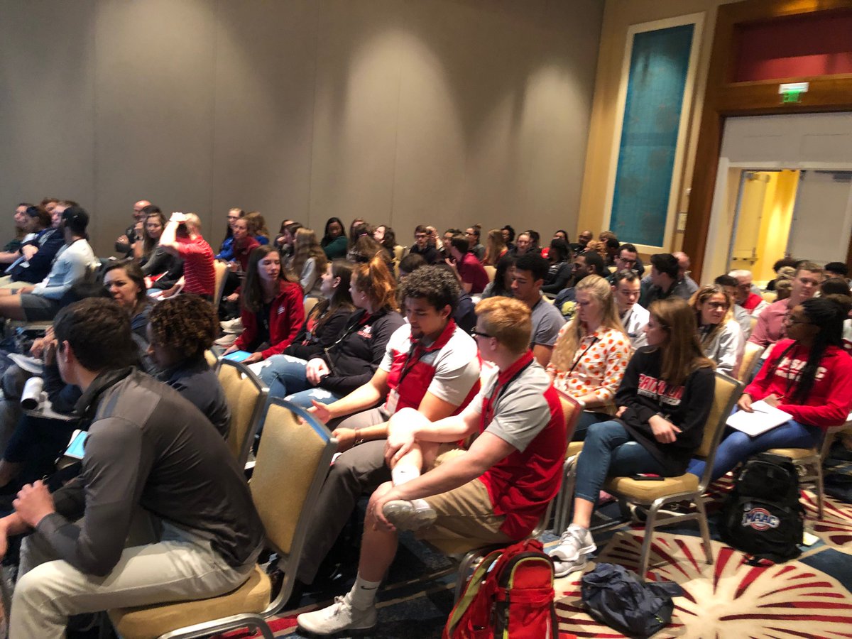 ipahw's tweet photo. Dr. Jeff Milroy presenting at Apple Training Institute in Orlando FL. Great work with student-athletes! https://t.co/SryFy8Ah3C