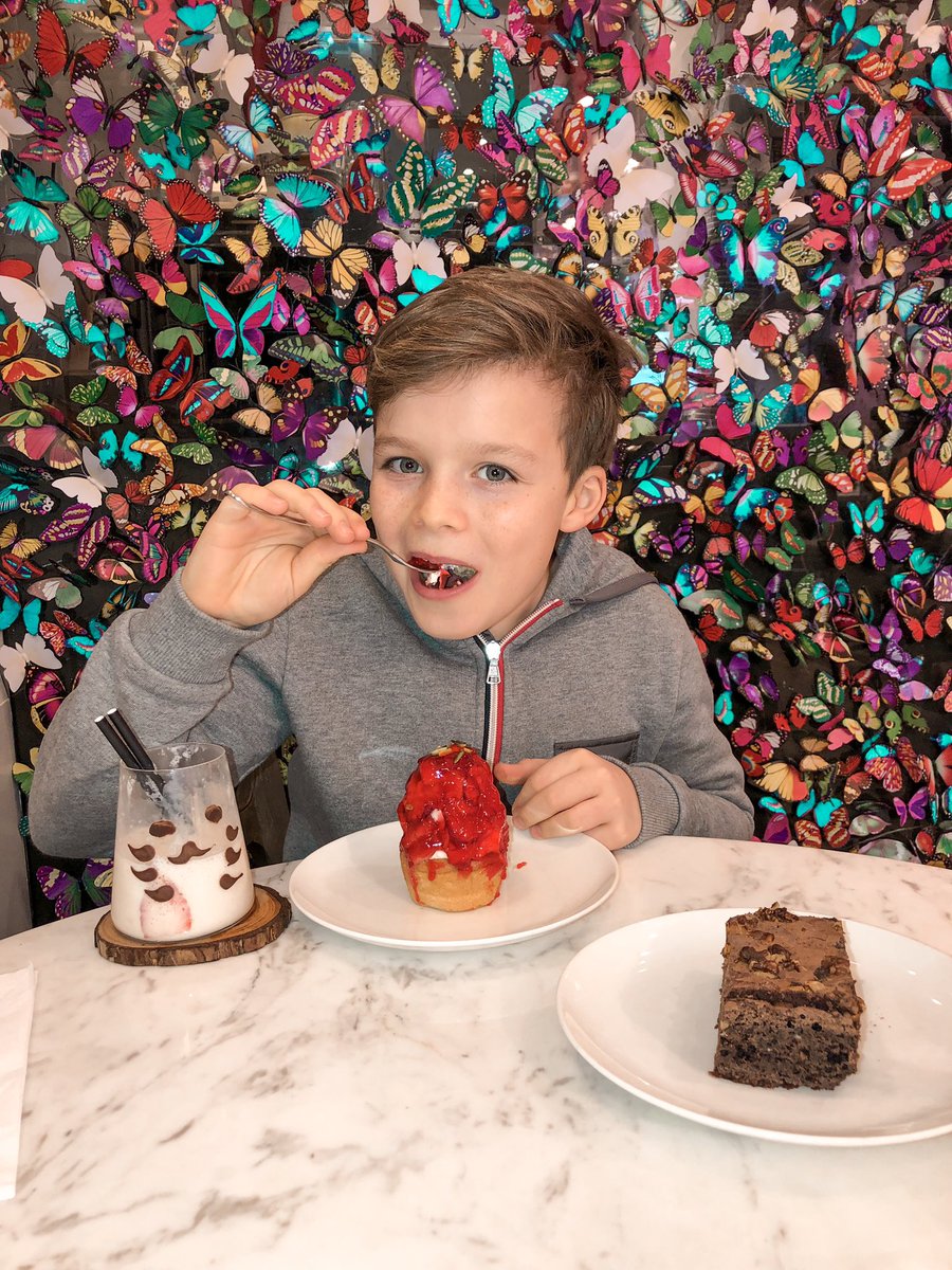Tallia_Storm's tweet photo. Took my baby bro for Afternoon Tea today after rehearsals and it was bliss 💖 Family time really is everything 💕💕💕✨✨✨🌸🌸🌸🌸 @BongoZach @LetoCaffe https://t.co/LxeeK0qFy9