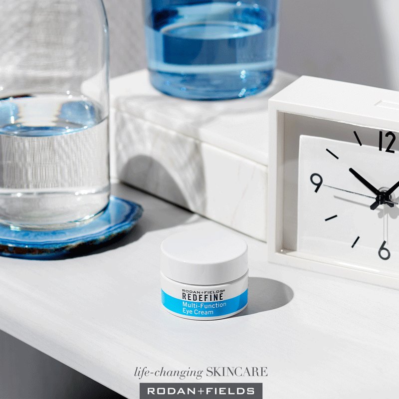 RodanFieldsHQ's tweet image. Smile all you want! #RodanandFields #MultiFunctionEyeCream means you don't have to obsess over expression lines. Click to buy: bit.ly/2G6efQC.