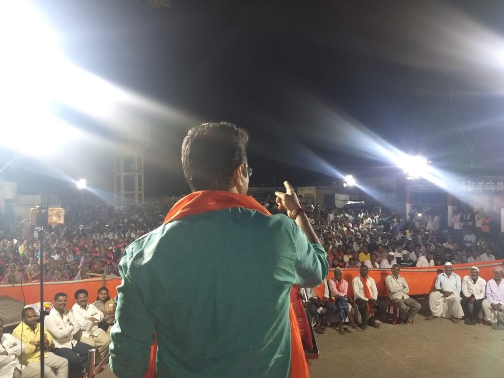 astitvam's tweet image. Third program of the day was excellent with again very huge crowd at #Mantoor Hubli. People plunged to buy stickers. Considerable number of women audience was really motivating!
Youths are rushing to enroll themselves for our #Modidooth campaign.
#TeamModi
@narendramodi