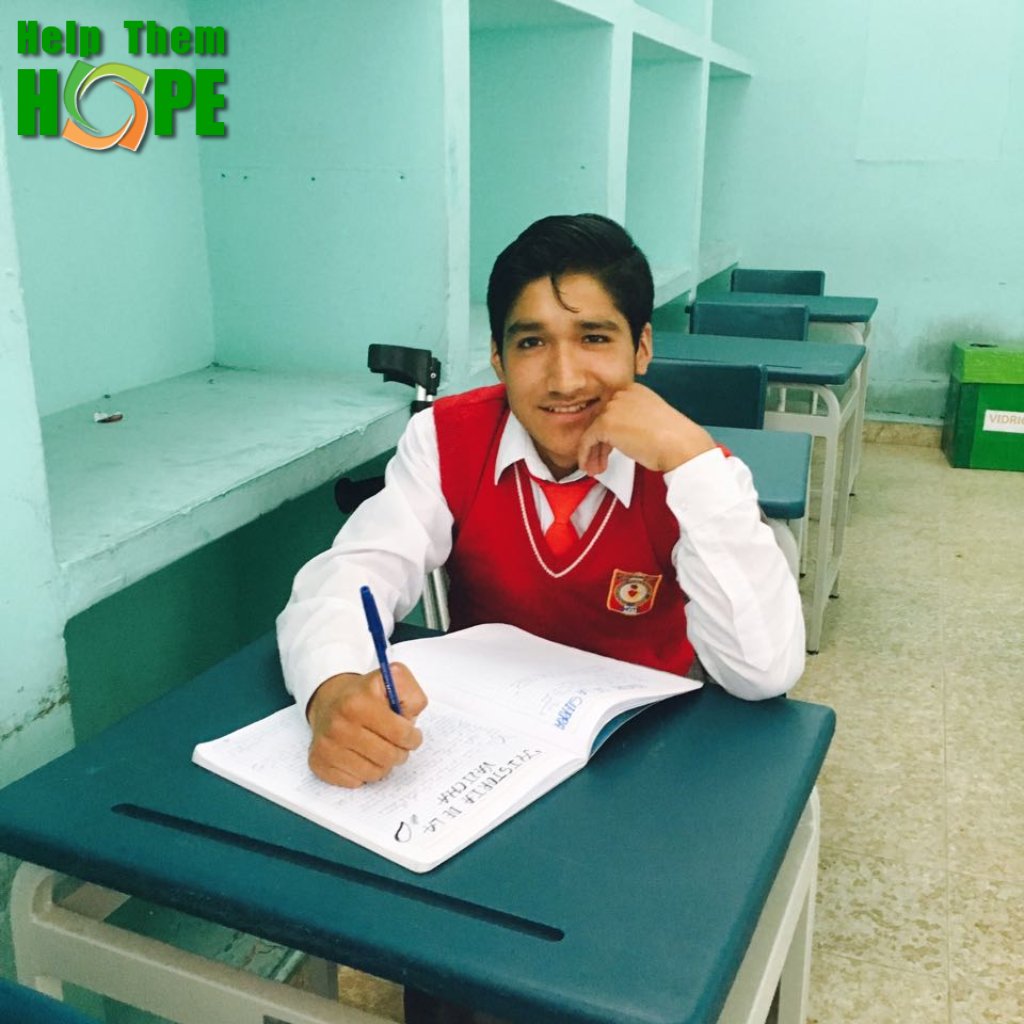 HelpThemHope's tweet image. Frank will soon finish high school thanks to a HOPE Scholarship. 

&apos;My dream is to finish high school, then study a career so that I can work to have a better life and support my parents.&apos;

#Dreams #HOPEDreams #HelpThemHOPE #HOPEScholarship #Scholarship #BehindTheScenes #Peru #