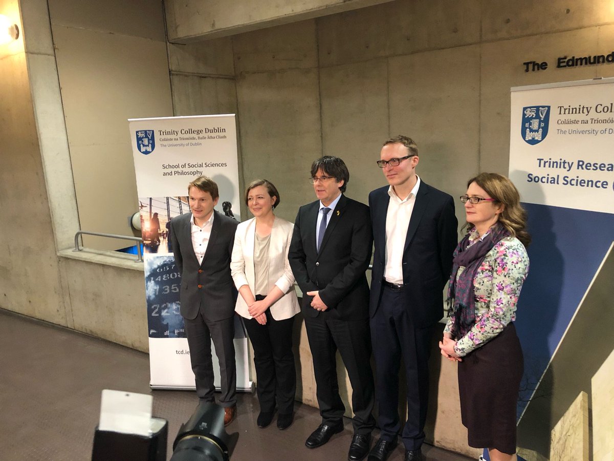 aleixclario's tweet photo. Comença la conferència del #president @KRLS al Trinity College de Dublín (@tcddublin)
Fil 👇
#TalkIndependence
#CatalanRepublic https://t.co/wfWxX6SKbN
