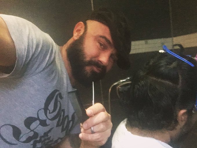 💆🏻&zwj;♂️✌🏼💇🏻&zwj;♂️✂️...male gradually cut...and covering grey side burns/natural adjustment...💪🏼😎...hair-dressin&rsquo;