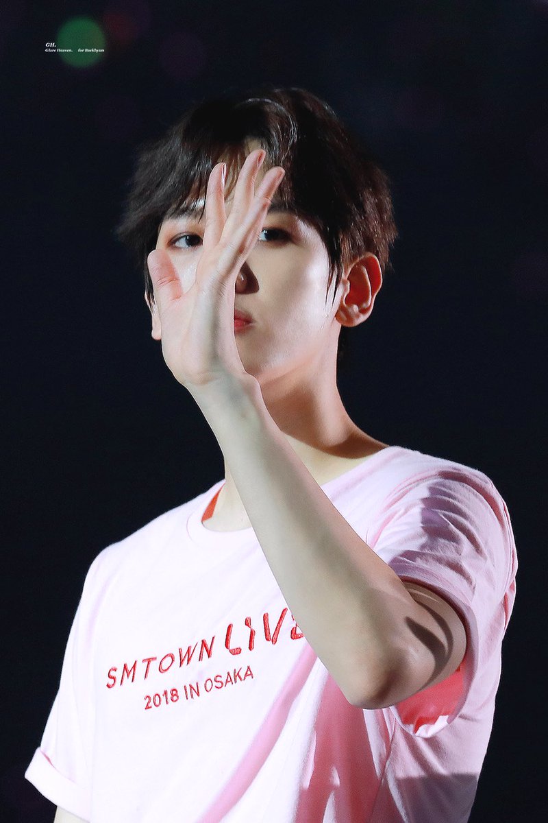 glareheaven's tweet photo. #7yearswithBAEKHYUN 
#큥_데뷔7주년_축하해

백현아 사랑해 항상 함께 할게❤️
#백현 #BAEKHYUN @B_hundred_Hyun #EXO https://t.co/5nPpiJGRUV