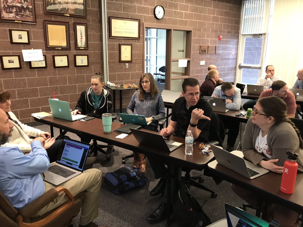 CUES4Training's tweet photo. Amazing morning so far networking and learning about digital, blended, and personalized learning. Great things are happening in the CUES region! #DTLUtah #cuestraining https://t.co/Vszg6GyNrs