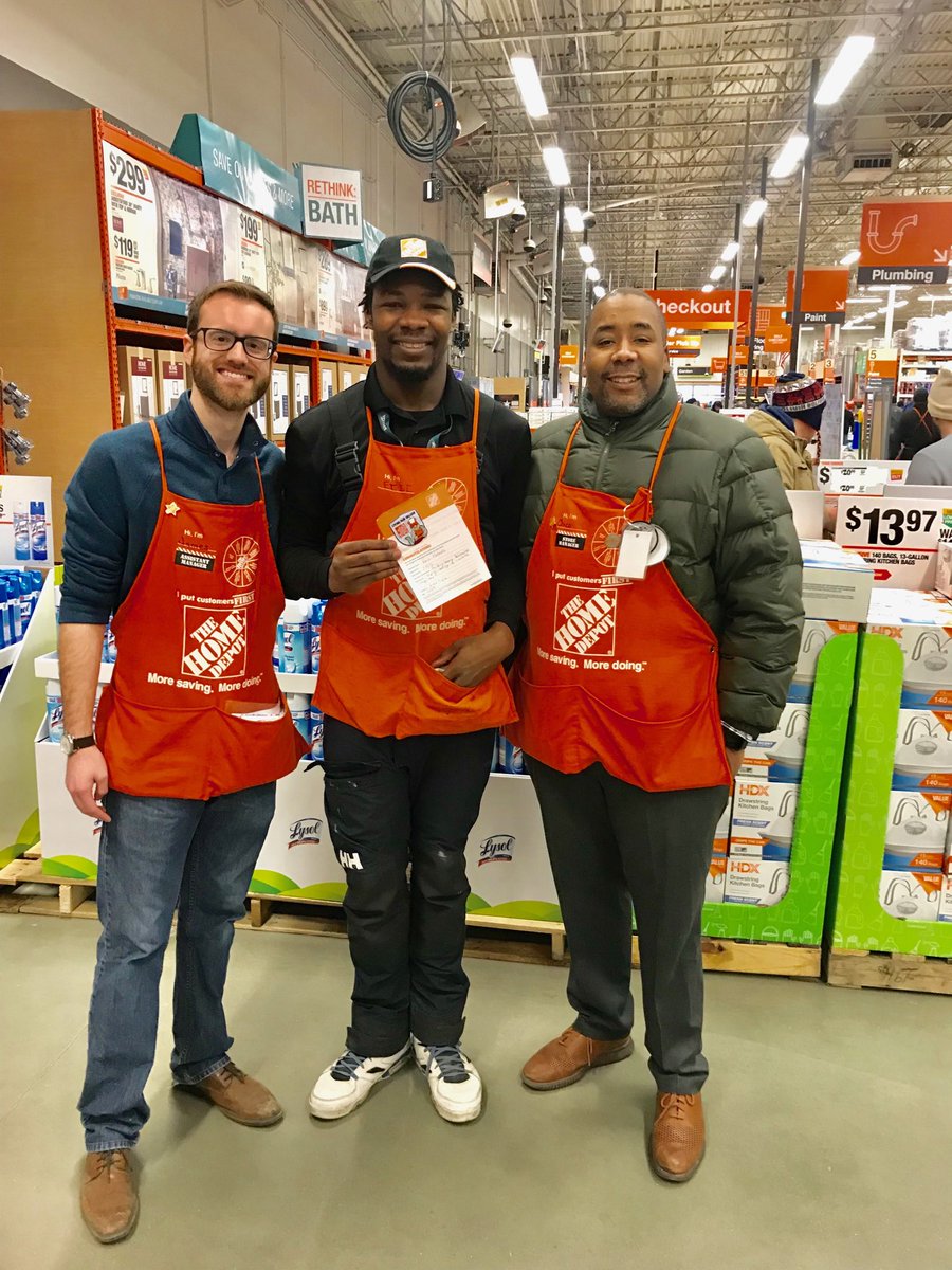 Today @ The Wood 2583. Management team recognizing Pro Loader Eric for Doing the right thing. ⁦@818_CE⁩ ⁦@james_t_THD⁩ ⁦⁦<a href="/JoeZuniga1/">Joe Zuniga</a>⁩ ⁦<a href="/paulclymer/">Paul Wagner</a>⁩ ⁦<a href="/steven_depot/">Steven</a>⁩