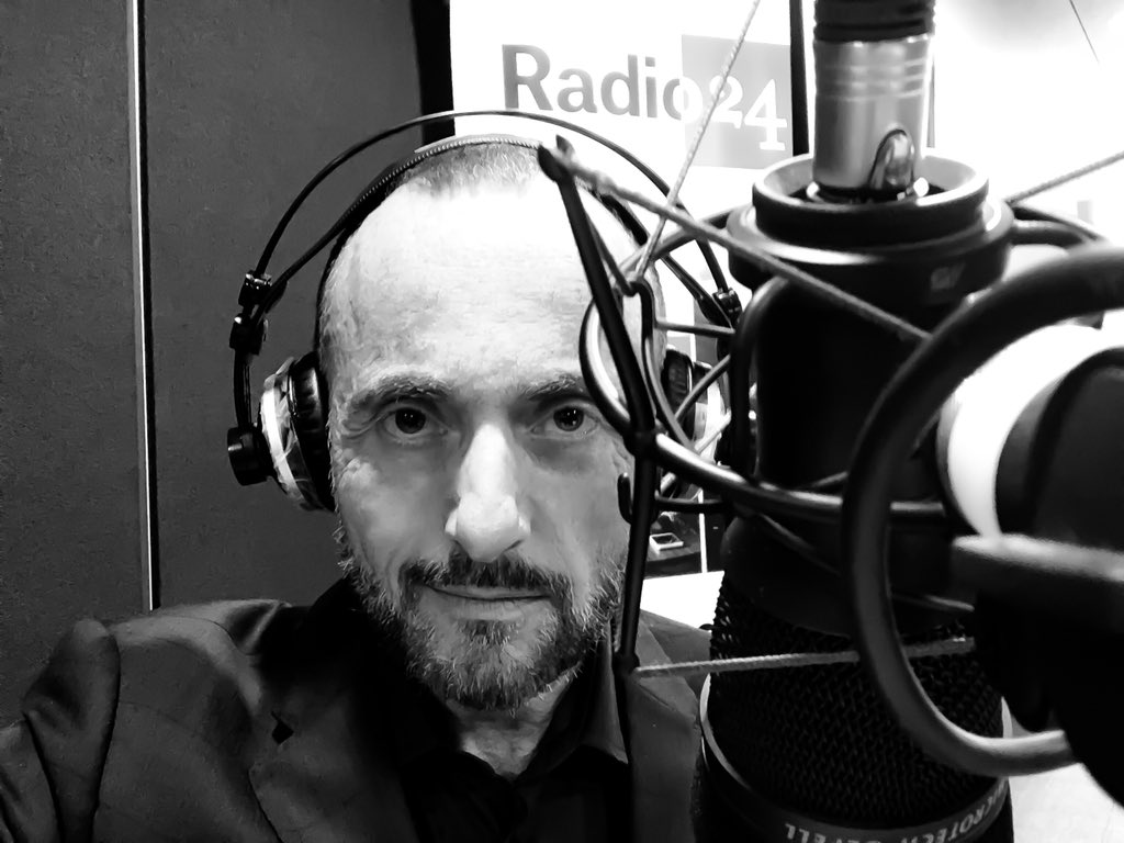 VesuvYO's tweet photo. Chiacchierando di #Marketing e #Creatività a @Radio24_news. #38reasonsWHY #cmc2018 #33gang Con la @24OREBS https://t.co/i15ToCfwER