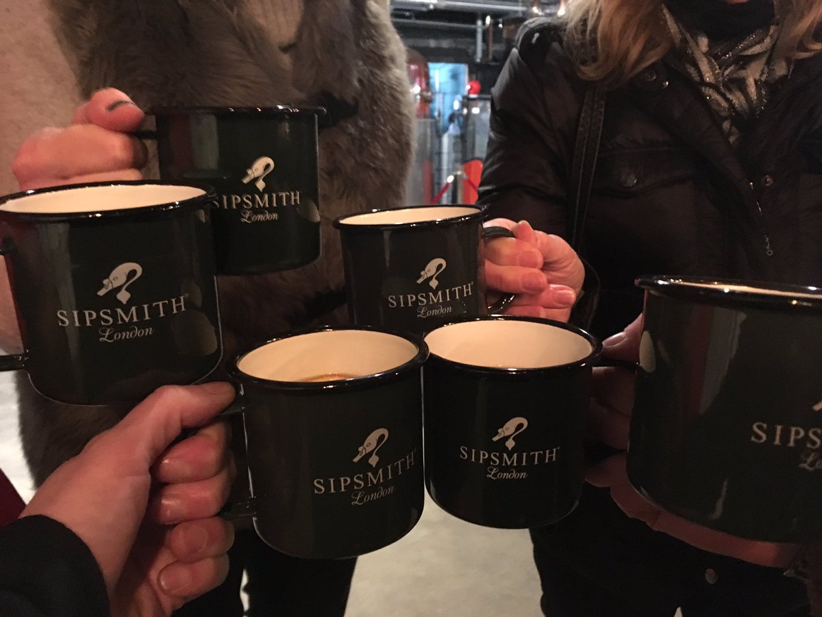 AimiMSgolfer's tweet photo. Gin tour starting @sipsmith #junipernights https://t.co/oHqE5ms5J0