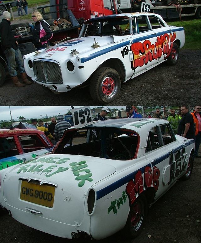Toward27's tweet photo. #Rover #P5 #RoverP5 #RoverP5Coupe #TheMob #MrGrumpy #BangerRacing #Hedensford #Pre68 #DemoDerby #DemolitionDerby #NorthernBangers #Motorsport #MotorRacing #Incarace #ClassicRover #ClassicCar #BritishClassic https://t.co/6qBXQgyoI5 https://t.co/otWJy8Fz2q