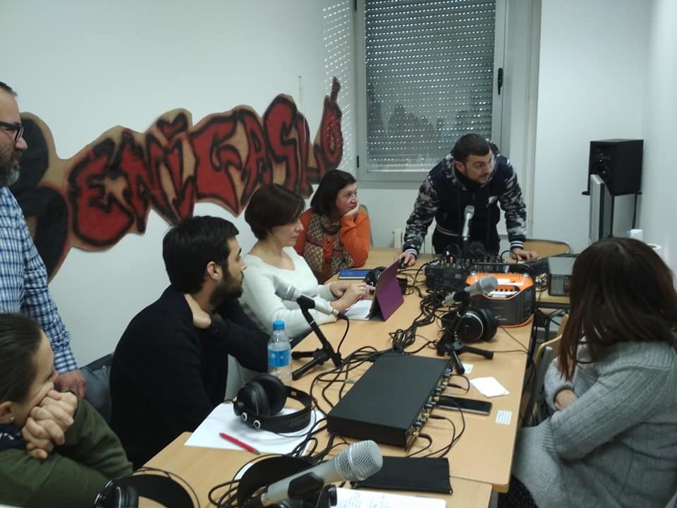 La ràdio del centre és una aula més on el nostre alumnat desenvolupa les seves competències. Curset sobre l'ús educatiu de la ràdio. Amb <a href="/antoninavarro/">Antoni Navarro 🍏📚</a> i <a href="/iesbenigaslo/">IES BENIGASLÓ</a>