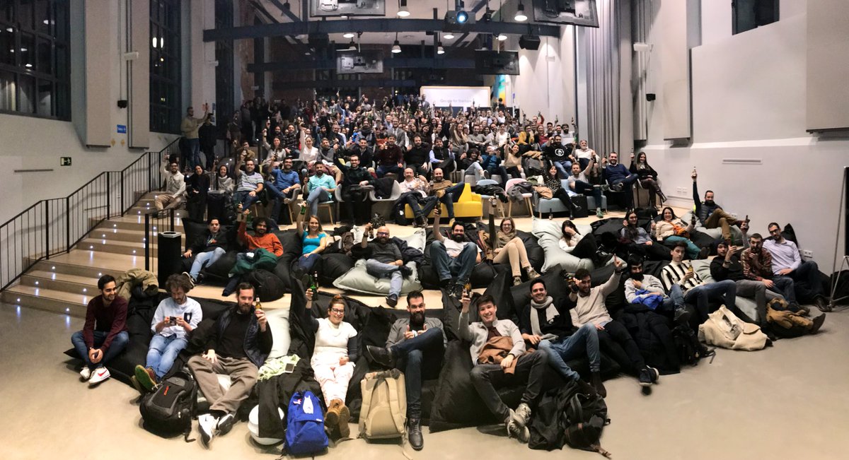 El verdadero espíritu #databeers viene siempre con los mejores datos, un público impresionante, y la mejor cerveza! Gracias <a href="/MahouSanMiguel/">Mahou San Miguel</a>