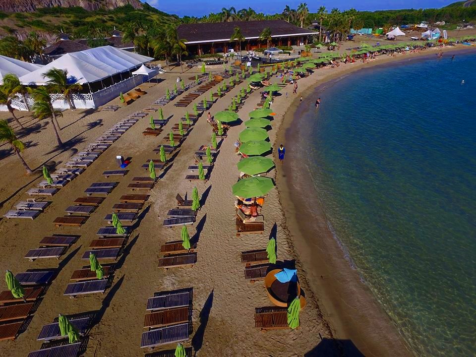 FiberBuiltUmb's tweet photo. Join us today for #NationalPlanforVacationDay. Did you know more than 705 million vacation days went unused last year. To improve it, you may plan better, take more vacation days at once and then enjoy greater happiness at work and at home. #Fiberbuilt #Umbrella #Beach #Travel https://t.co/Cfg0pPXeRX