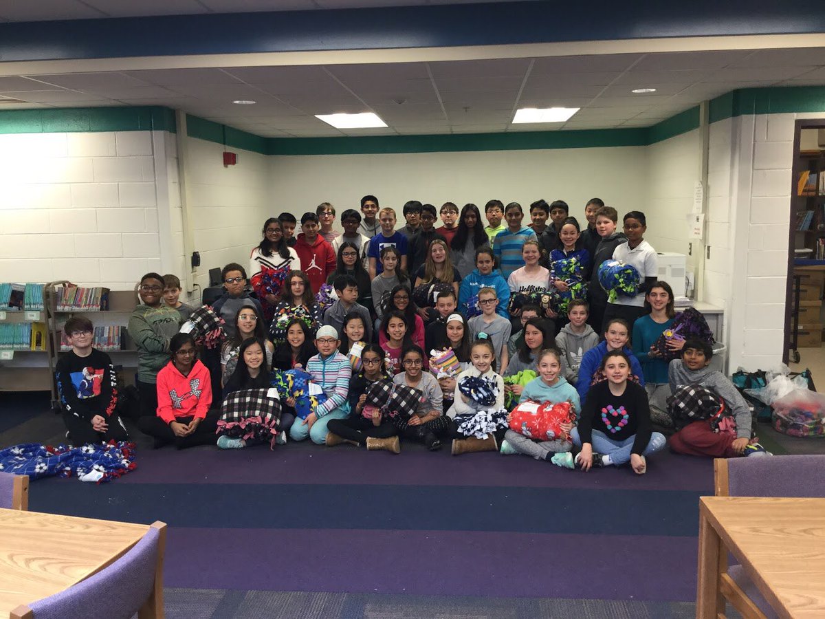 lori_losborne's tweet photo. The Baranek/Tyrpak team made 24 blankets with a special video message that will go to sick children in area hospitals. Thanks to Alyssa and Deanna from Fleece and Thank You for this great event! @fleecethankyou @NoviMeadows #NoviPride https://t.co/9NqAP5Aier