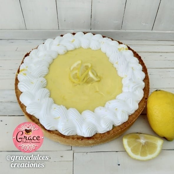 GraceDulces's tweet photo. #FelizMartes, Hoy queremos compartir con todas vosotras este delicioso Pie de Limón que nos quedó buenísimo! Ideal para la merienda ¿Os apetece un trozo? Pues no dudéis en llamarnos al +34693799054 y con mucho gusto os lo preparamos.
#29Ene
#Venezuela
#Brexit
#lemonpie
#postres https://t.co/krW5UTs7Xc