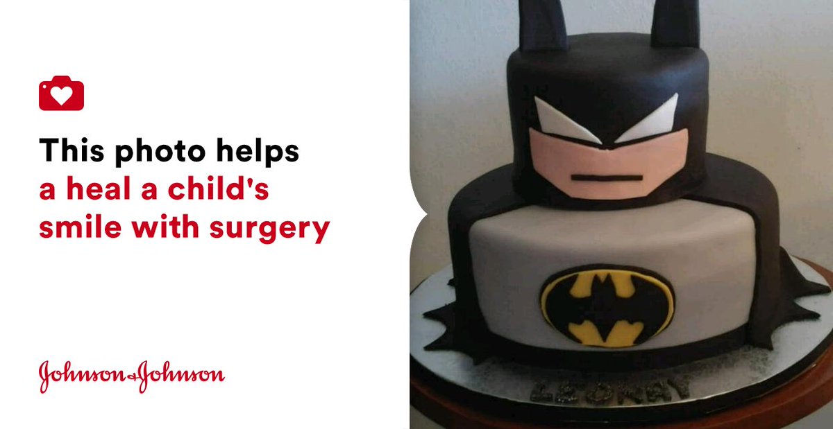 dakari26's tweet photo. #Lego #Batman cake my mom made #omnomnom #jnj @donateaphoto https://t.co/kEojUXx9sX https://t.co/6ytYqNBUxV