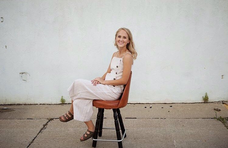 monroeppl18's tweet photo. - She’s not vegan
- She did in fact give birth to Cade &amp; Kade 
- Doesn’t like La Croix, just in it for the clout
- 2019 senior version of @a_oh_brien 
- Her mom still picks out her outfits
- Listens to instrumental music, cuz it’s fetch
- Will sell pottery to pay for her tuition https://t.co/huG1eazy0I