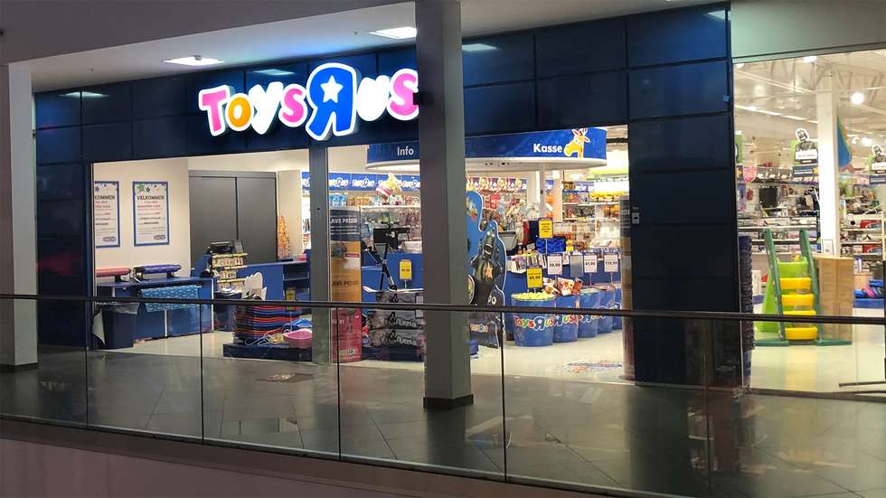 toys r us moa