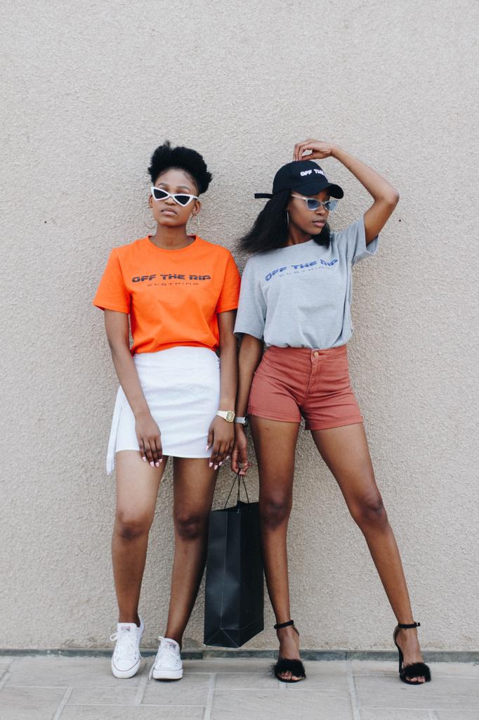 offtherip_cloth's tweet photo. OFF THE RIP Clothing Classic Tee Going For 150 BWP 😊 Free Delivery in Gaborone and Surrounding areas 🚘

DM for orders or call (+267 77 672 101) [What'sApp] 📱☎️

#supportlocal
#TravelTuesday #TuesdayMotivation #TuesdayThoughts https://t.co/U7u6ZessuW