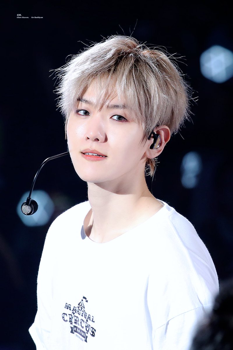 glareheaven's tweet photo. #7yearswithBAEKHYUN 
#큥_데뷔7주년_축하해

백현아 사랑해 항상 백현이편❤️
#백현 #BAEKHYUN @B_hundred_Hyun #EXO⁠ ⁠ https://t.co/swSnY3XsBW
