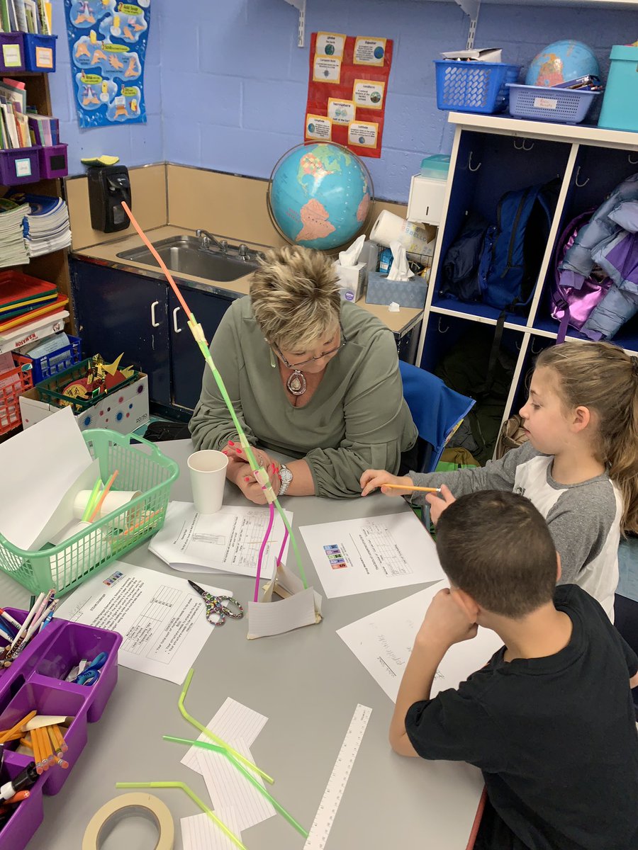 DrYannucci's tweet photo. Building. Measuring. Staying within task constraints. @MrsSciaraPOB @POB_ELEM_STEAM #obelem https://t.co/kBgTUnolRz