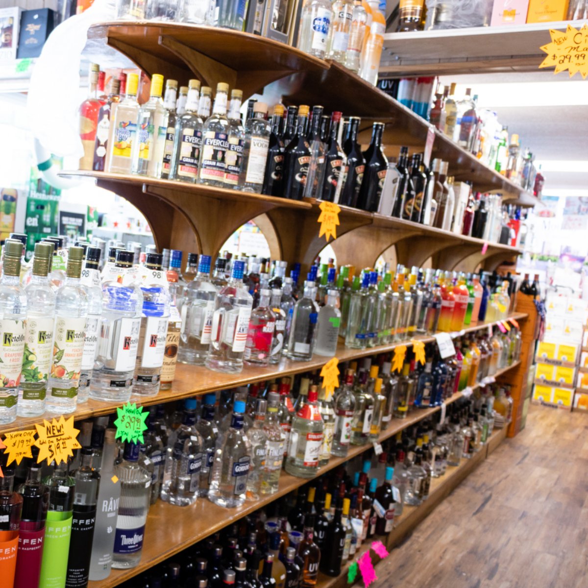 Topliquors1's tweet photo. No matter if it's a large bottle or fun-sized, don't show up empty-handed. https://t.co/GYb4WuLLf9