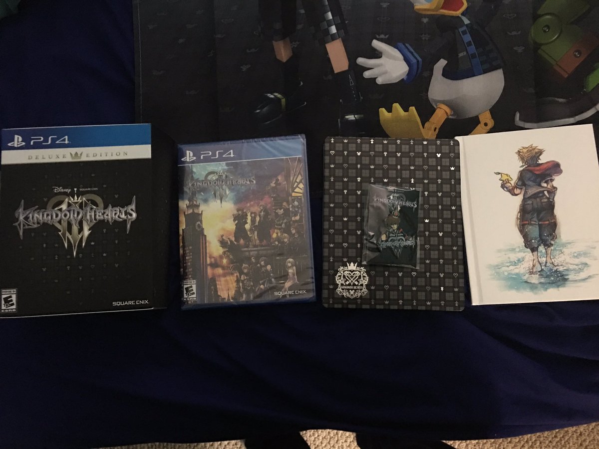 Bonds4Ever2's tweet photo. #KingdomHearts3 IS FINALLY HERE!!!! I CAN HARDLY BELIEVE IT 😭😭😭😍😍😍😍❤️❤️❤️🎉 ON MY WAY HOME FROM COLLEGE TO PLAY IT RIGHT NOW!! 😆😆😆😆😆😆 https://t.co/Zl9kT0LxH2