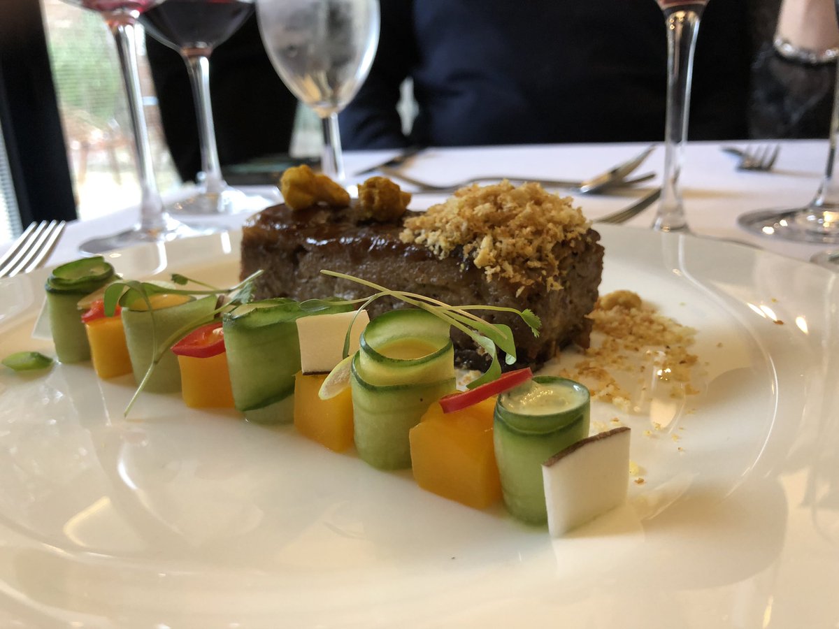 NEW POST; The two big winners from this year’s Masterchef The Professionals combine for a Sunday lunch to remember.

meatandoneveg.blog/2019/01/29/sau…