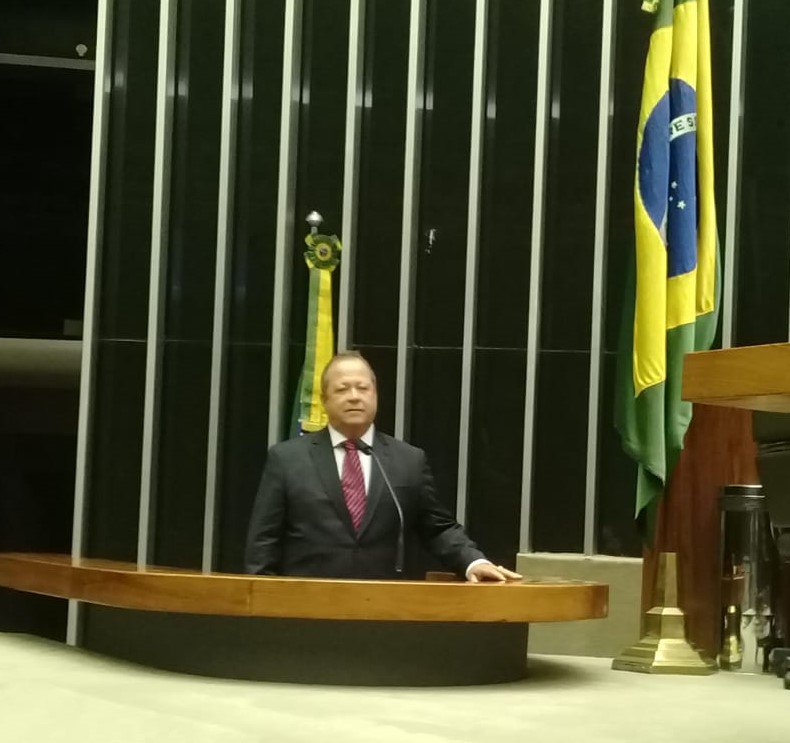 Neste momento no plenário da Câmara dos Deputados. Peço a Deus que me abençoe com muita sabedoria nessa nova trajetória política. 
#VamosComTudo