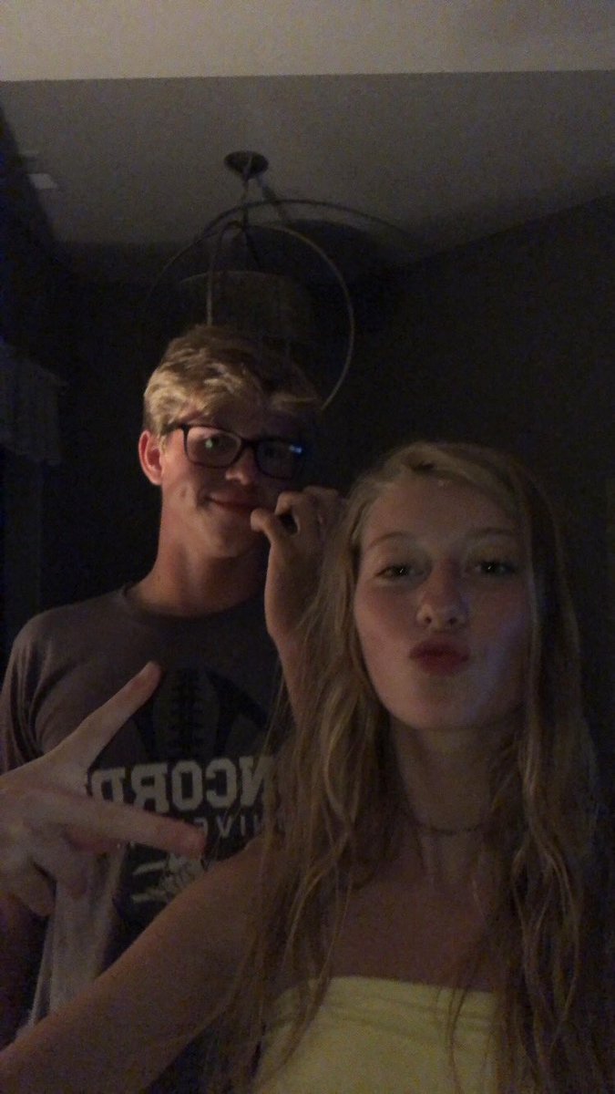 AddisynPfeifer's tweet photo. Happy birthday cade🥳 @ctdemro https://t.co/jCsNzTCOAe
