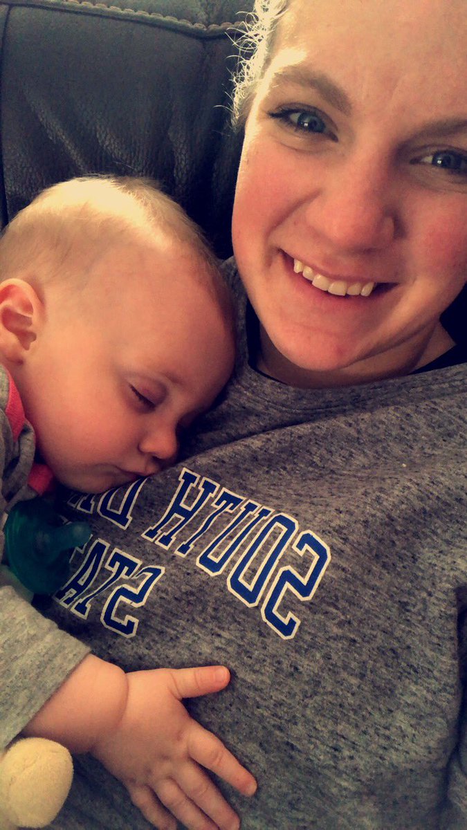 MrsLarsonKTeach's tweet photo. Cold Day, Warm Snuggles! I’m loving soending this extremely cold day off of school with my niece 💜 https://t.co/yJROVSv2FB