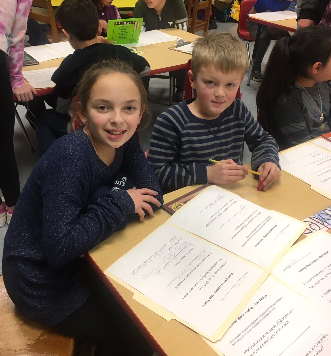 kandersen34's tweet photo. We are partnering up with our 6th grade buddies to explore and write about nonfiction books.@southoldelem @monicarowsom#2nd grade #nonfiction 👍😀🔍📝✏️ https://t.co/Ud71DPUuHl